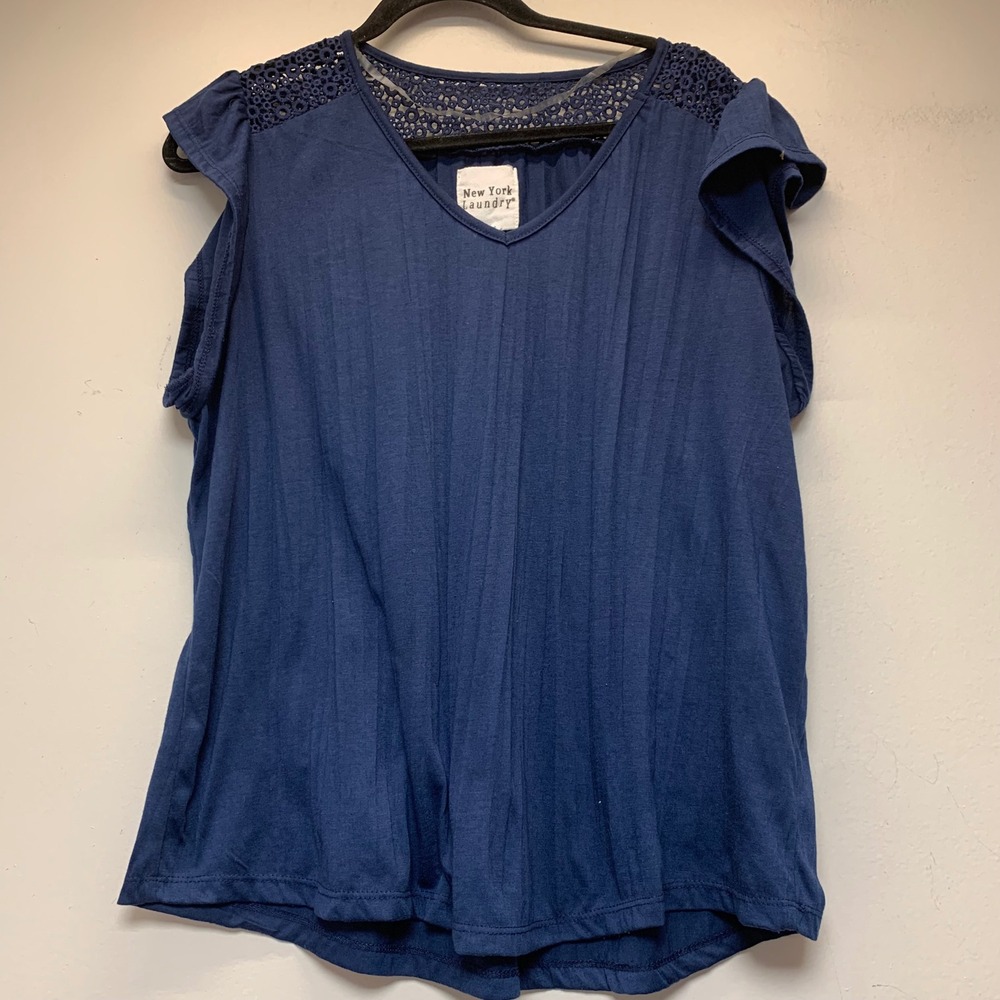 New York Laundry Blouse Womens‎ Large Navy Blue Excellent Crochet Flutter Sleeve